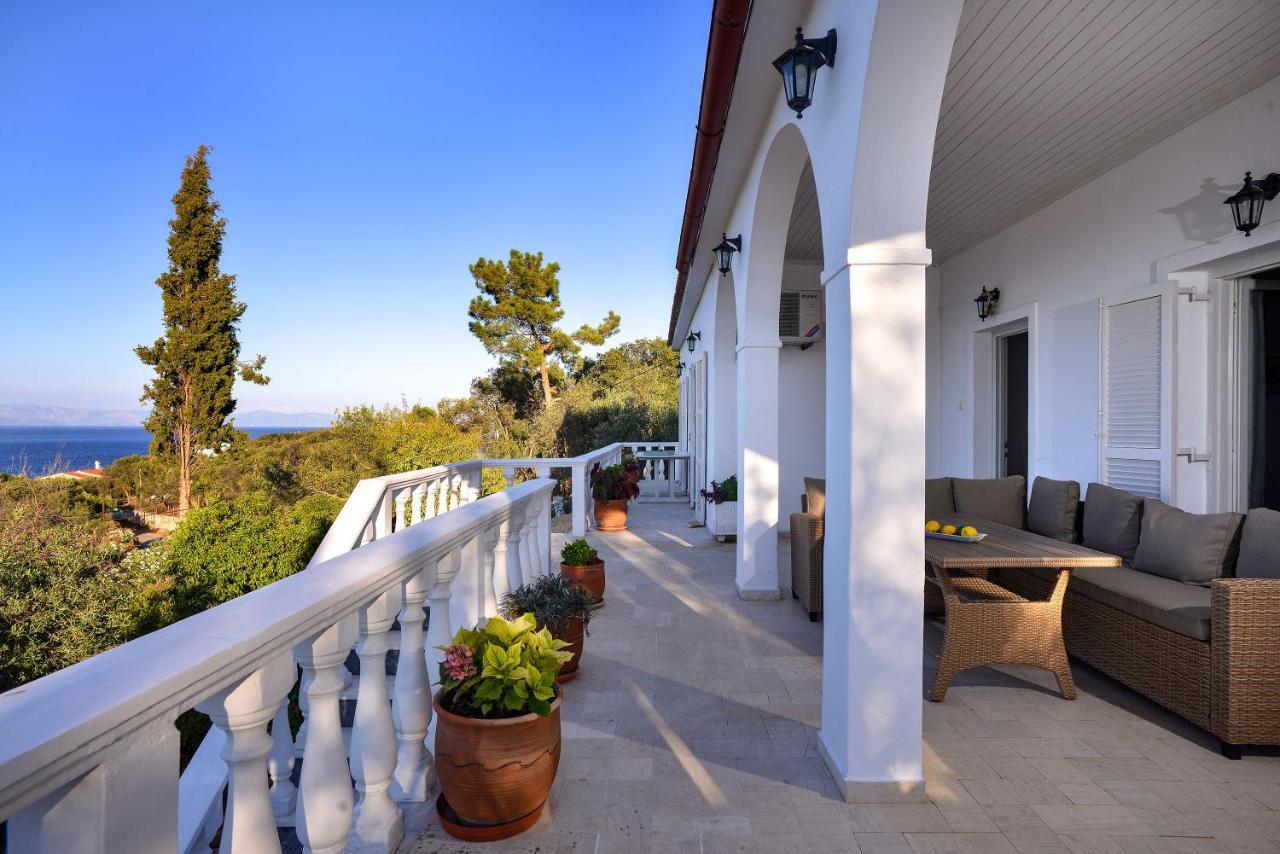 New! Paxoswhite Sea View Apartments & Studios! Ґайос Екстер'єр фото