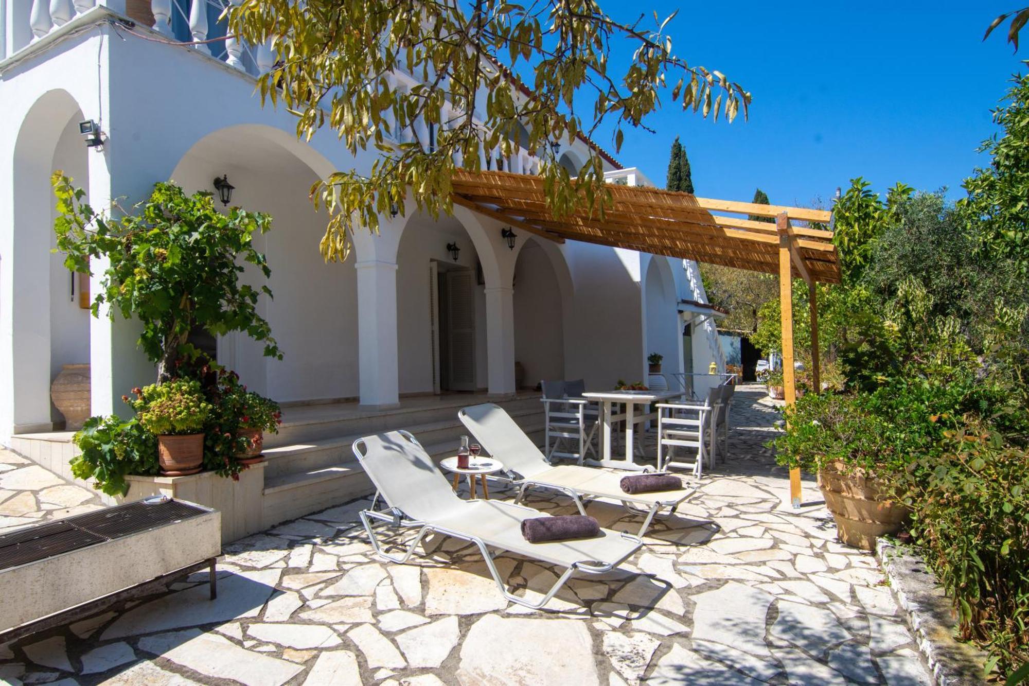 New! Paxoswhite Sea View Apartments & Studios! Ґайос Екстер'єр фото
